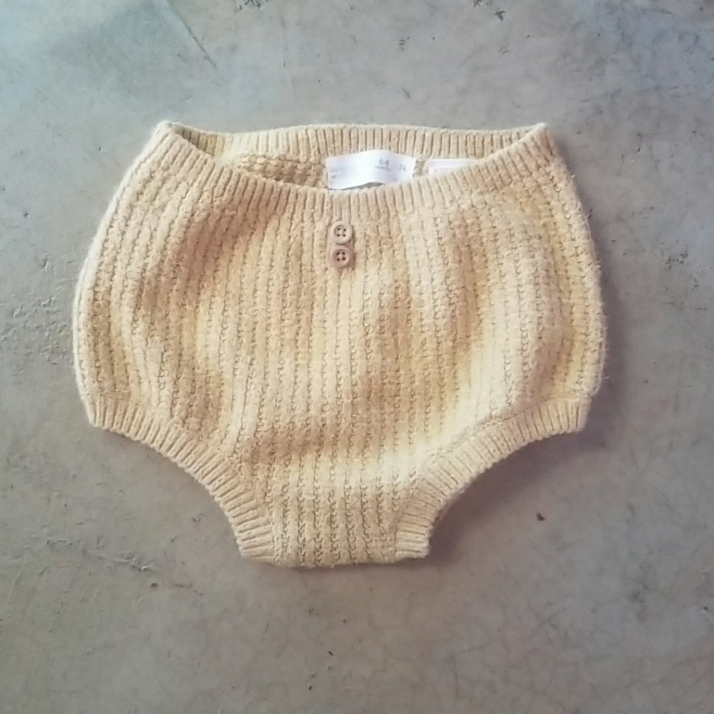 2 for $15 Zara Baby Knit Pale Mustard Bloomers 6 to 9 months